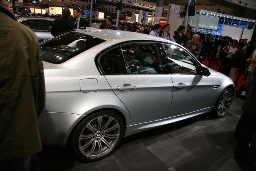  BMW M3 Sedan 2008 года  (фото 27 из 85)